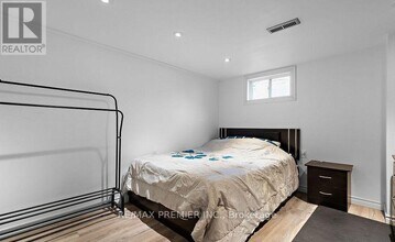 24 Hucknall Rd in Toronto, ON - Building Photo - Building Photo