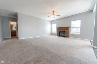 2977 Sentiment Ln in Greenwood, IN - Foto de edificio - Building Photo