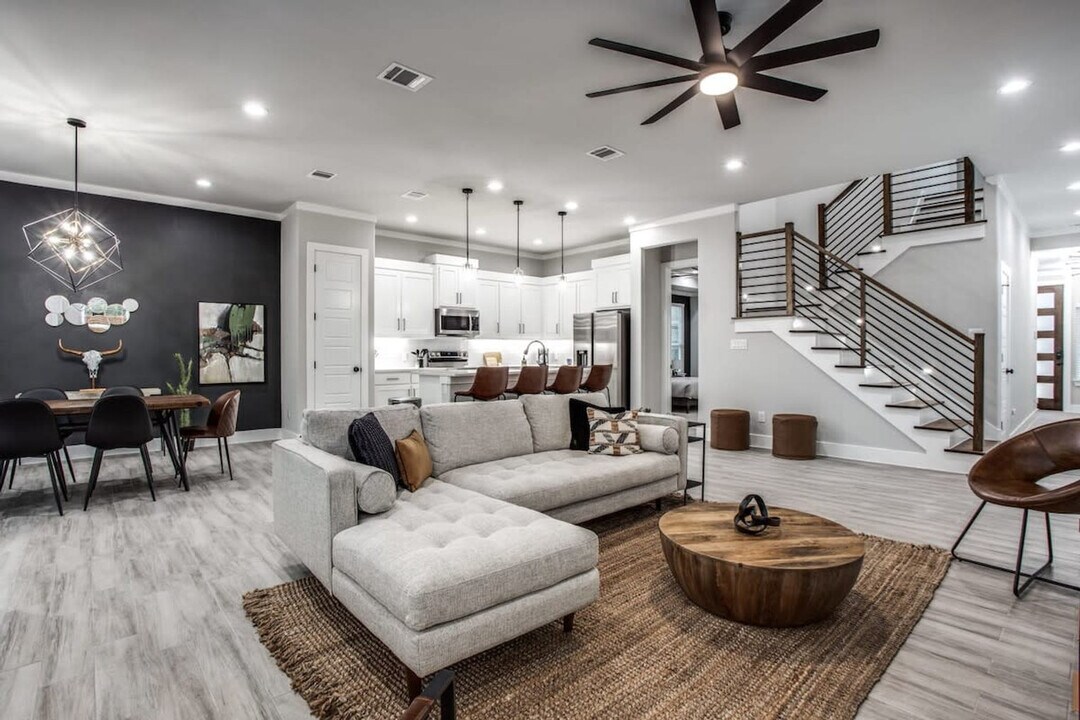 1917 Shaw St-Unit -ID1019616P in Dallas, TX - Building Photo