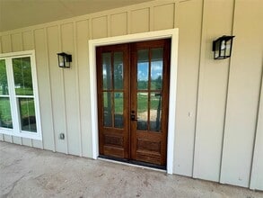 1353 Red Town Rd in Elgin, TX - Building Photo - Building Photo