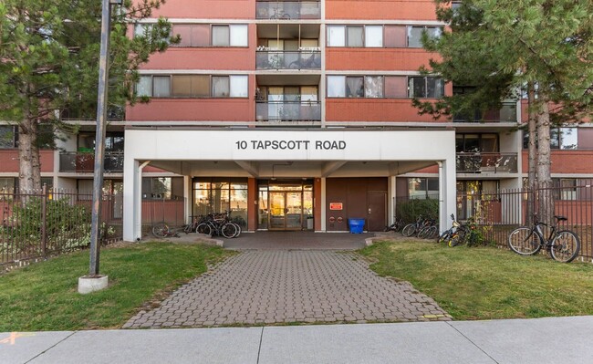 10 Tapscott Rd in Toronto, ON - Building Photo - Building Photo