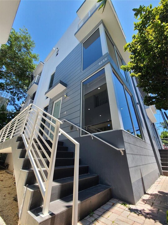 825 Michigan Ave in Miami Beach, FL - Building Photo