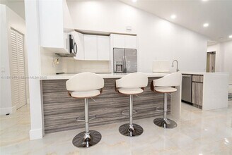 1328 Plumosa Way in Weston, FL - Building Photo - Building Photo