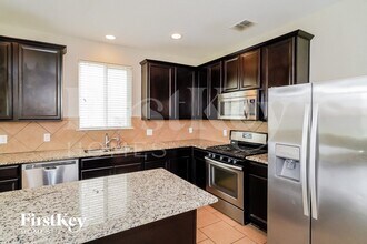 10514 Century Farm Dr in Converse, TX - Building Photo - Building Photo