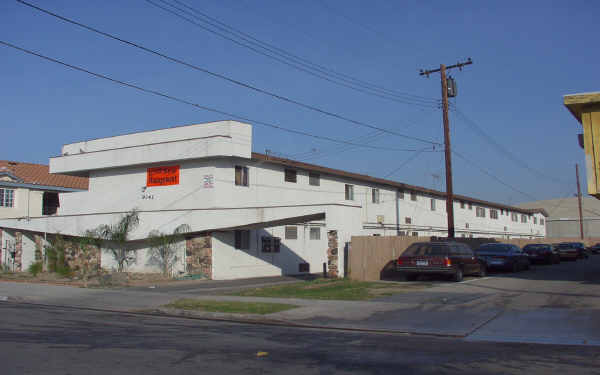 Elm Vista Apartments in Downey, CA - Building Photo - Building Photo