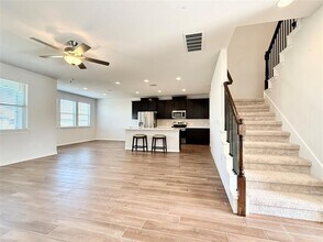 7506 Elk Grove Path in Austin, TX - Building Photo - Building Photo