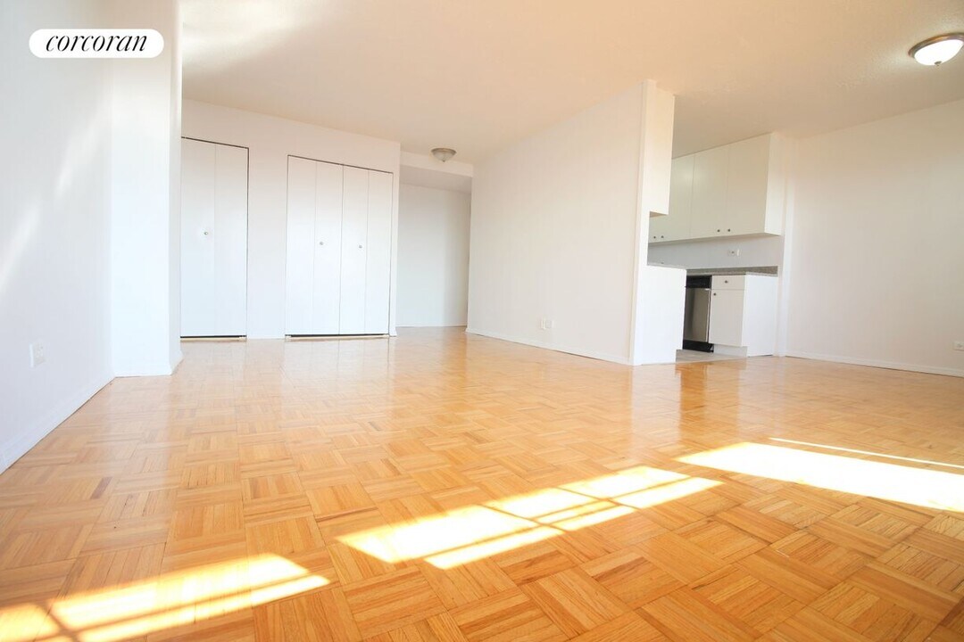 175 W 90th St in New York, NY - Building Photo