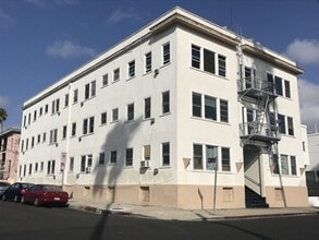 Ocean View Apartments in San Pedro, CA - Building Photo - Building Photo