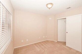 1209 Autumn Ridge Cir in North Las Vegas, NV - Foto de edificio - Building Photo