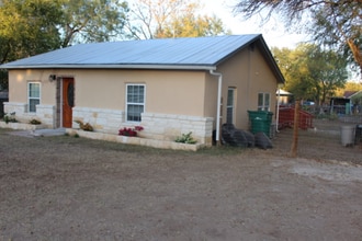 18524 N Benton St in Lytle, TX - Building Photo - Building Photo