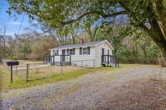 700 Ross Rd in Lillington, NC - Building Photo - Building Photo