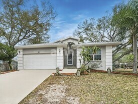 6109 Cacao Dr in Apollo Beach, FL - Building Photo
