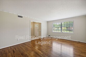 9007 Sweetwater Dr in Dallas, TX - Building Photo - Building Photo