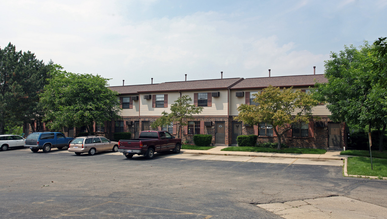 Vandalia Apartments in Vandalia, OH - Building Photo