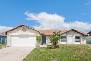 911 San Rafael Way in Kissimmee, FL - Building Photo