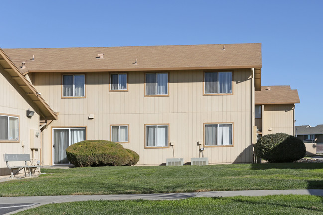 Mendota Village Apartments in Mendota, CA - Building Photo - Building Photo