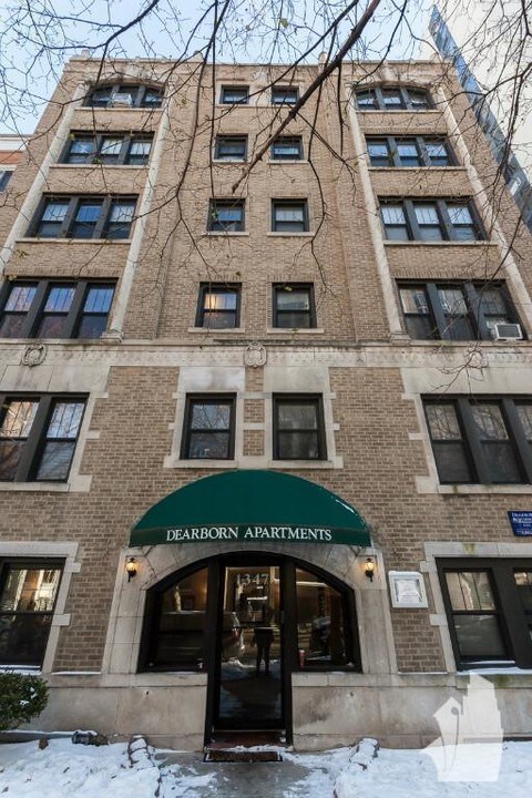 1347 N Dearborn St in Chicago, IL - Foto de edificio