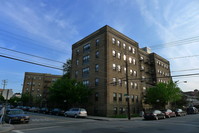 Gateway Apartments in Far Rockaway, NY - Foto de edificio - Building Photo