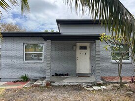 616 49th St in West Palm Beach, FL - Building Photo