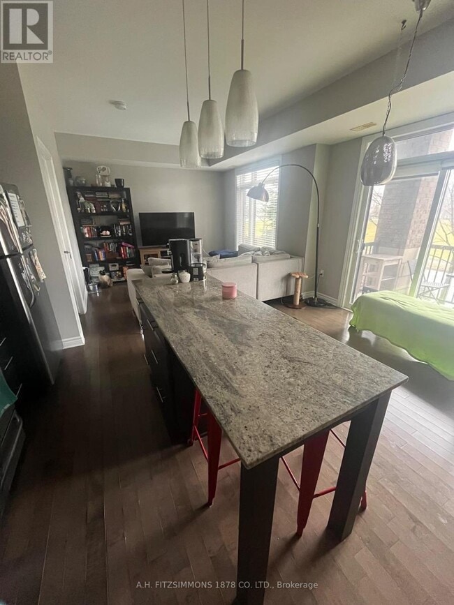 755 Beauparc Private in Ottawa, ON - Building Photo - Building Photo