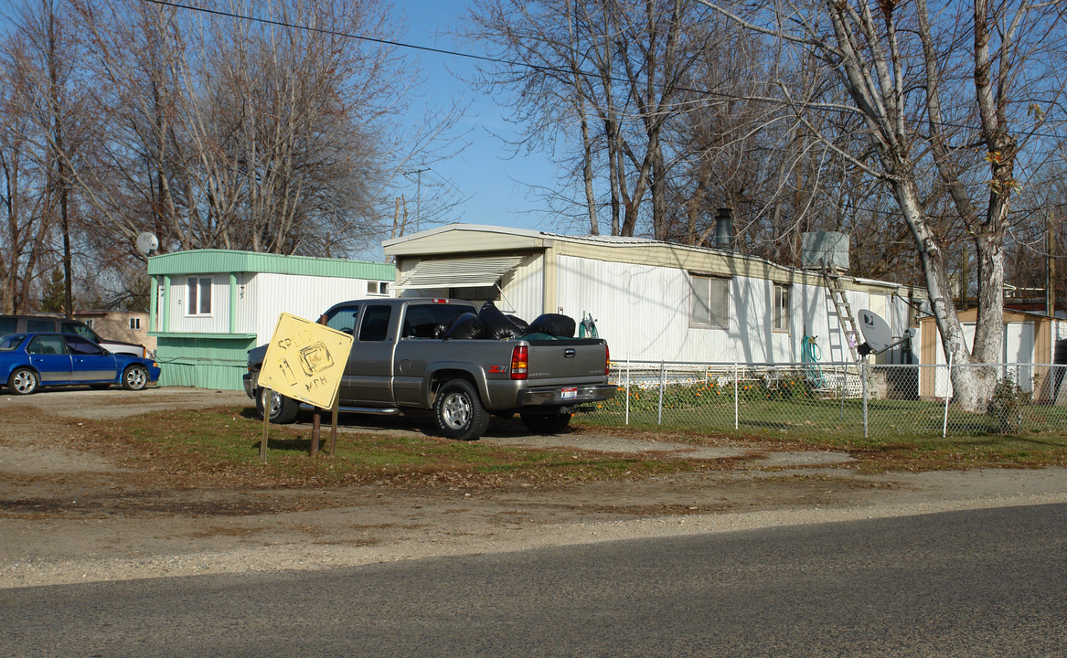 Pioneer Mobile Home Park in Weiser, ID - Building Photo