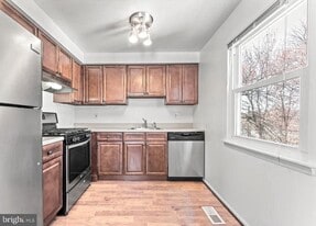 13093 Blakeslee Dr in Philadelphia, PA - Building Photo