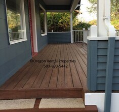 4803 SE 79th Ave in Portland, OR - Foto de edificio - Building Photo