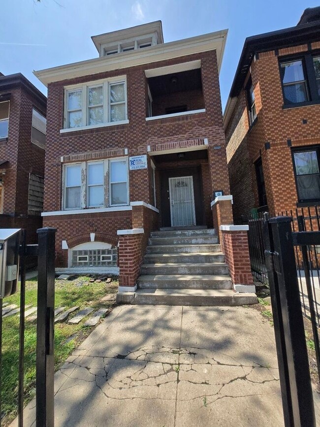 property at 6838 S Maplewood Ave