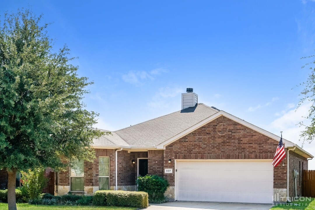 837 Jodie Dr in Weatherford, TX - Building Photo