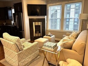 177 E St, Unit 2 in Boston, MA - Building Photo - Building Photo