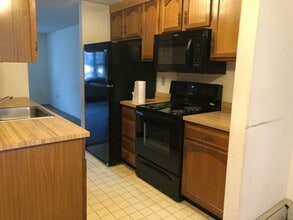 20 Fieldstone Est, Unit 20 in Newmarket, NH - Foto de edificio - Building Photo