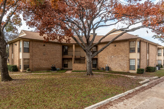 Valley of Bent Tree Condominiums in Addison, TX - Building Photo - Building Photo