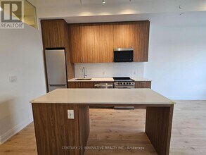 3250 Carding Mill Trail in Oakville, ON - Building Photo - Building Photo