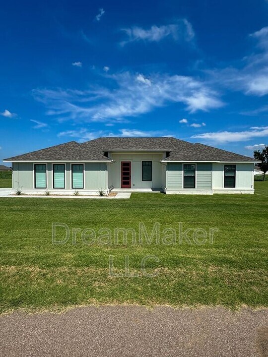 5327 Lily Ln in Goldsby, OK - Building Photo