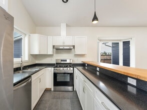 3534 N Alaska Pl in Portland, OR - Foto de edificio - Building Photo