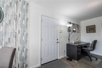 101 Luna Way in Las Vegas, NV - Building Photo - Building Photo