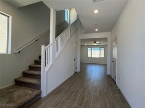 7340 Pioneer Way in Las Vegas, NV - Building Photo - Building Photo