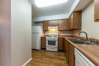 6511 Melrose Trail, Unit 6103-B in Austin, TX - Foto de edificio - Building Photo