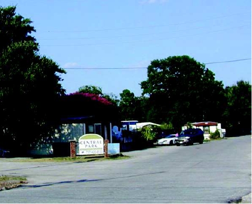 Central Park (Mobile Home Park) in Norfolk, VA - Foto de edificio - Building Photo