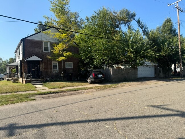 20253 Meyers Rd in Detroit, MI - Building Photo - Building Photo