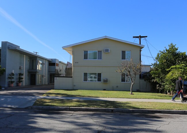 533 Chester St in Glendale, CA - Foto de edificio - Building Photo