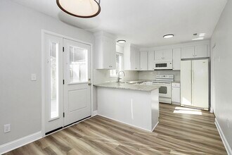 1524 Waybridge Ln in Charlotte, NC - Building Photo - Building Photo