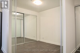 203 College St in Toronto, ON - Building Photo - Building Photo