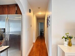 133 Railroad Ave in Syosset, NY - Building Photo - Building Photo