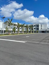 Amelia Plaza in Hialeah, FL - Building Photo - Building Photo