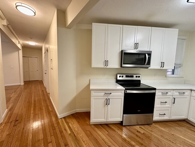 1405 Beacon St in Brookline, MA - Building Photo - Building Photo