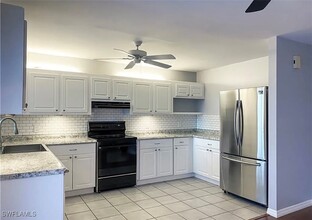 152 Lake Point Ln in Naples, FL - Building Photo - Building Photo