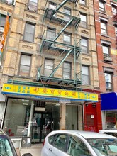 49 Catherine St in New York, NY - Building Photo - Other