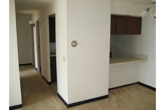 Lake Edge Apartments in Monona, WI - Building Photo - Interior Photo