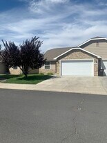 1002 S 89th Ave, Unit #1 in Yakima, WA - Building Photo